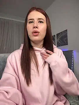 Snapshot of Milkissss chatting on 03-05-25, 08:00 Milkissss online show from 03-05-25, 08:00