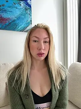 LuisaBecker online show from 04-24-26, 09:12