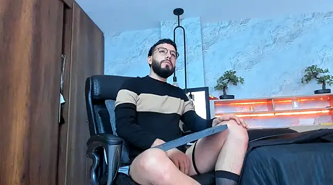 Snapshot of bruno_woods chatting on 03-05-25, 06:45 bruno woods online show from 03-05-25, 06:45