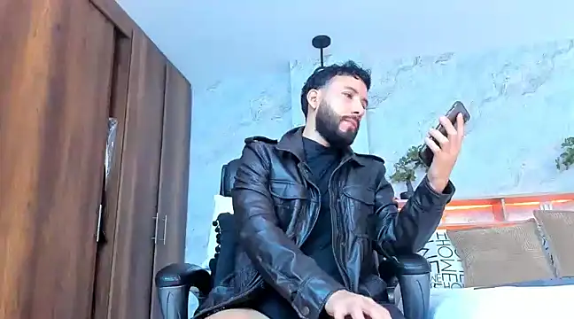 Snapshot of bruno_woods chatting on 03-12-25, 03:51 bruno woods online show from 03-12-25, 03:51