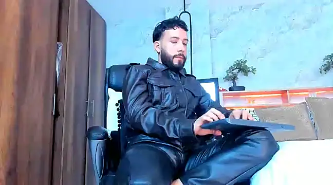 Snapshot of bruno_woods chatting on 03-12-25, 06:55 bruno woods online show from 03-12-25, 06:55