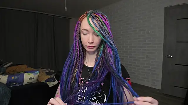 Roxy Silver online show from 12-19-24, 06:56