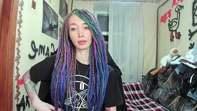 Roxy Silver online show from 01-20-25, 01:07