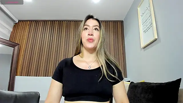Snapshot of _AlejaCruz_ chatting on 06-28-26, 06:03 AlejaCruz online show from 06-28-26, 06:03
