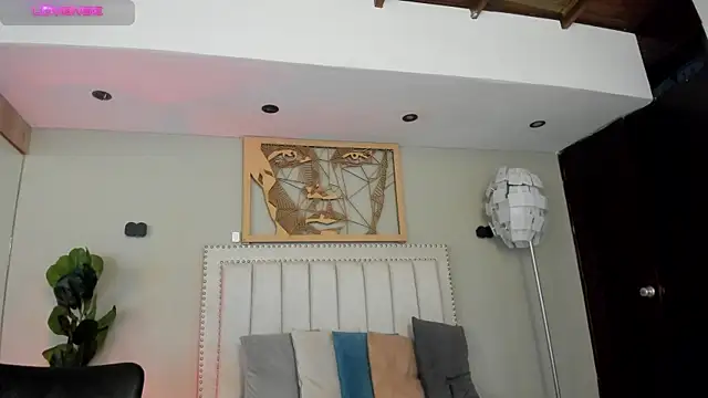 Snapshot of _AlejaCruz_ chatting on 07-06-26, 08:00 AlejaCruz online show from 07-06-26, 08:00