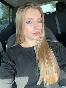 Snapshot of adel_secret chatting on 09-09-25, 10:37 adel secret online show from 09-09-25, 10:37