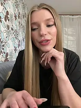 adel secret online show from 04-06-26, 08:21