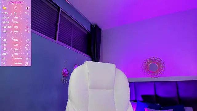 Snapshot of Lissy__Dream chatting on 12-22-25, 01:13 Lissy Dream online show from 12-22-25, 01:13