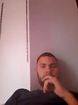 Chofle1 online show from 05-02-26, 02:44