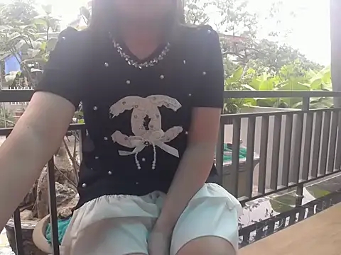 Snapshot of Nanaly_Sweet chatting on 01-23-25, 01:51 Nanaly Sweet online show from 01-23-25, 01:51