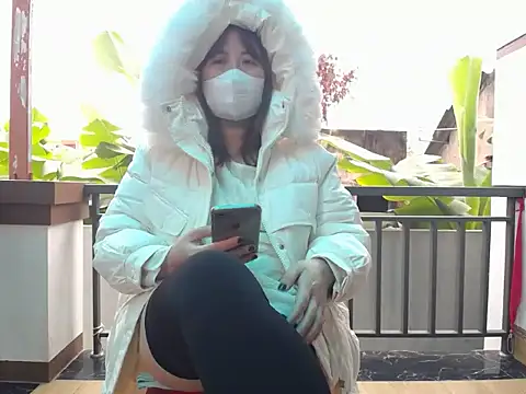 Snapshot of Nanaly_Sweet chatting on 02-23-25, 04:50 Nanaly Sweet online show from 02-23-25, 04:50