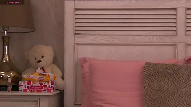 Snapshot of GinaMence chatting on 02-16-25, 07:27 GinaMence online show from 02-16-25, 07:27
