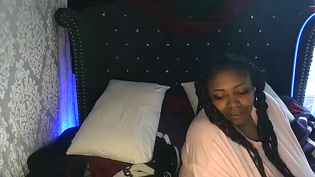 msyvette1970xh online show from 12-11-24, 04:31