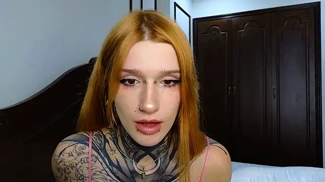 Snapshot of SophieInkk chatting on 05-15-26, 03:35 SophieInkk online show from 05-15-26, 03:35