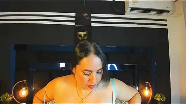 MayraVegas online show from 12-17-24, 01:27