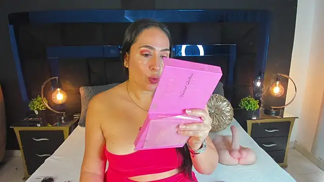 MayraVegas online show from 02-19-25, 01:06