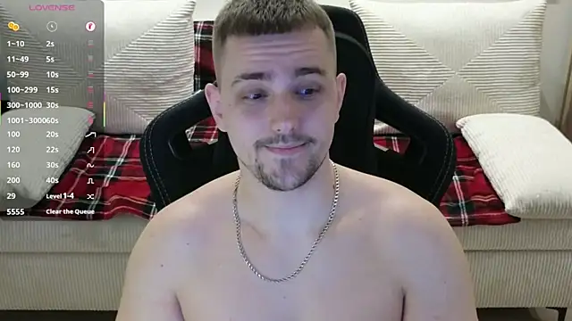 Larstar01 online show from 02-05-26, 11:31