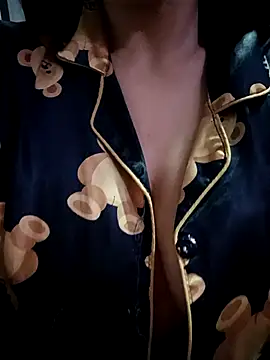 Snapshot of tiffani__love chatting on 02-23-26, 11:18 tiffani love online show from 02-23-26, 11:18