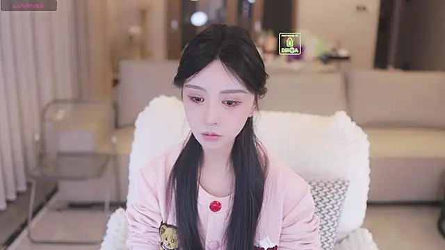 Snapshot of JayPope chatting on 11-11-25, 01:11 JayPope online show from 11-11-25, 01:11