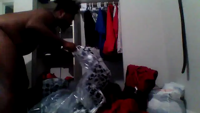 Snapshot of bigdick5157 chatting on 10-06-25, 10:51 bigdick5157 online show from 10-06-25, 10:51