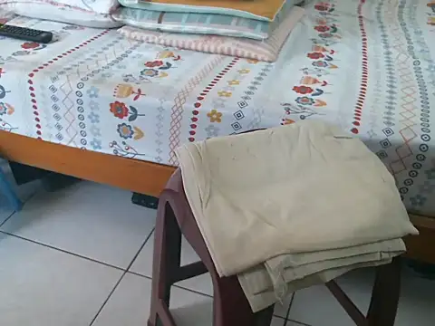 triangle0623 online show from 10-12-25, 05:17