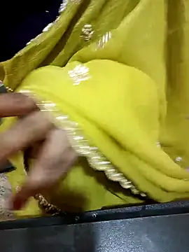 Snapshot of Nithya_05 chatting on 10-07-25, 05:21 Nithya 05 online show from 10-07-25, 05:21