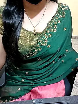 Snapshot of Nithya_05 chatting on 11-05-25, 08:53 Nithya 05 online show from 11-05-25, 08:53