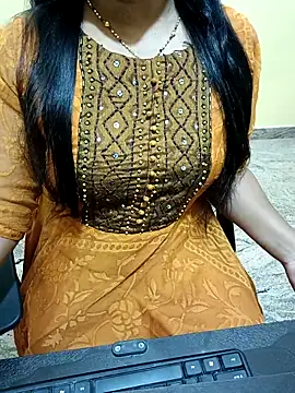 Snapshot of Nithya_05 chatting on 11-06-25, 09:21 Nithya 05 online show from 11-06-25, 09:21