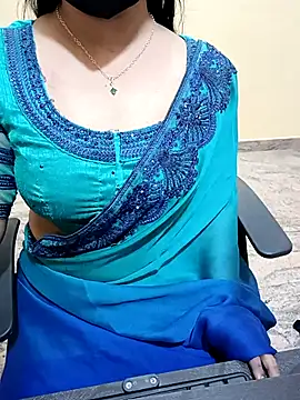 Snapshot of Nithya_05 chatting on 11-17-25, 05:46 Nithya 05 online show from 11-17-25, 05:46