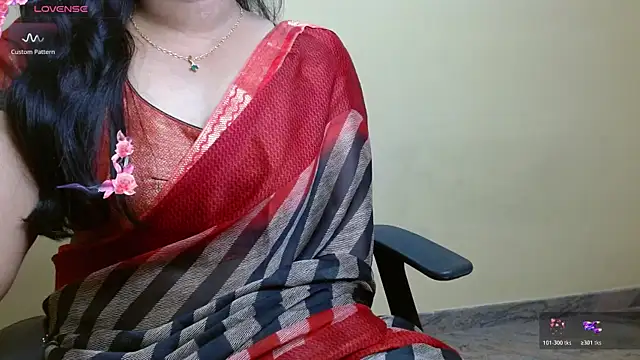 Snapshot of Nithya_05 chatting on 11-22-25, 05:01 Nithya 05 online show from 11-22-25, 05:01