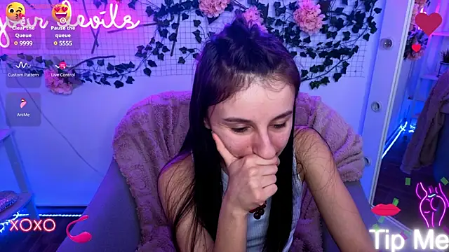 Snapshot of _Nika_Kik chatting on 01-21-25, 06:02 Nika Kik online show from 01-21-25, 06:02