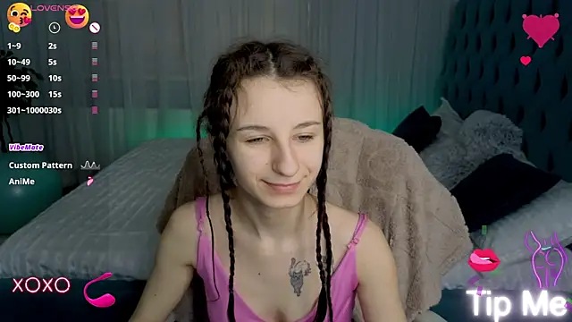 Snapshot of _Nika_Kik chatting on 02-19-25, 02:23 Nika Kik online show from 02-19-25, 02:23