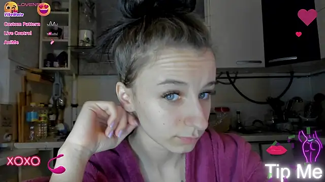 Snapshot of _Nika_Kik chatting on 03-10-25, 03:52 Nika Kik online show from 03-10-25, 03:52