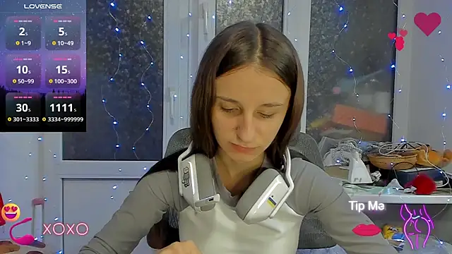 Snapshot of _Nika_Kik chatting on 09-17-25, 08:21 Nika Kik online show from 09-17-25, 08:21