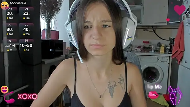 Snapshot of _Nika_Kik chatting on 10-07-25, 12:02 Nika Kik online show from 10-07-25, 12:02