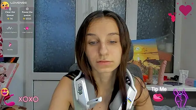 Snapshot of _Nika_Kik chatting on 10-17-25, 02:41 Nika Kik online show from 10-17-25, 02:41