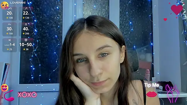 Snapshot of _Nika_Kik chatting on 10-18-25, 03:13 Nika Kik online show from 10-18-25, 03:13
