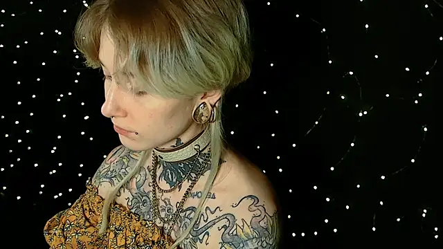 Snapshot of Littlespacemouse chatting on 12-19-24, 05:29 Littlespacemouse online show from 12-19-24, 05:29