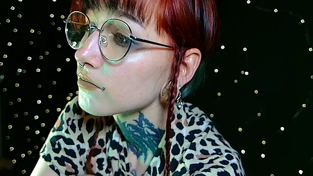 Snapshot of Littlespacemouse chatting on 12-24-24, 09:33 Littlespacemouse online show from 12-24-24, 09:33