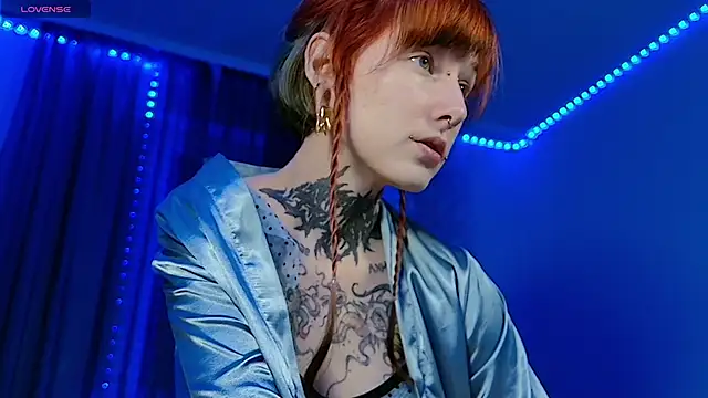 Snapshot of Littlespacemouse chatting on 01-07-25, 12:34 Littlespacemouse online show from 01-07-25, 12:34