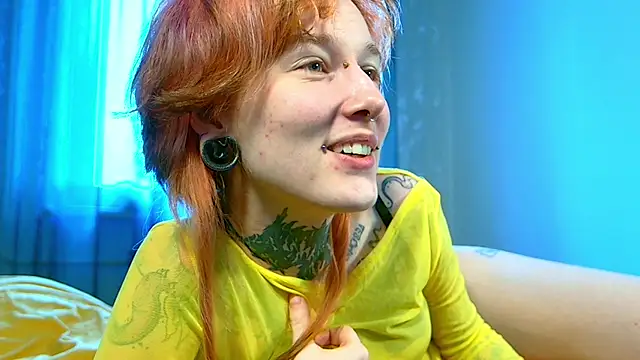 Snapshot of Littlespacemouse chatting on 02-12-25, 10:56 Littlespacemouse online show from 02-12-25, 10:56