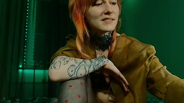 Snapshot of Littlespacemouse chatting on 02-14-25, 05:03 Littlespacemouse online show from 02-14-25, 05:03