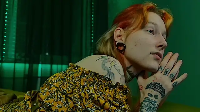 Snapshot of Littlespacemouse chatting on 02-21-25, 05:53 Littlespacemouse online show from 02-21-25, 05:53