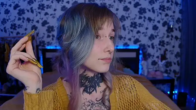 Snapshot of Littlespacemouse chatting on 09-27-25, 03:28 Littlespacemouse online show from 09-27-25, 03:28