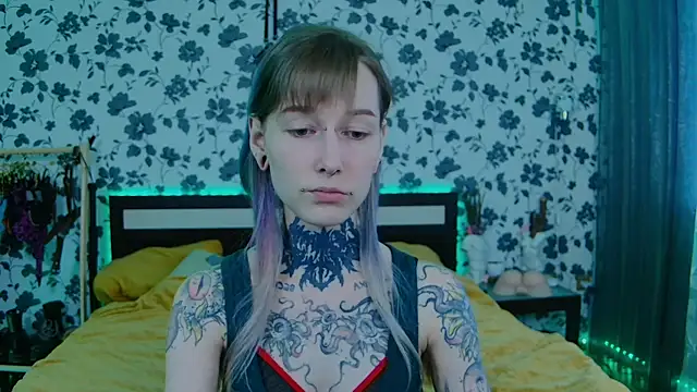 Snapshot of Littlespacemouse chatting on 09-30-25, 12:32 Littlespacemouse online show from 09-30-25, 12:32