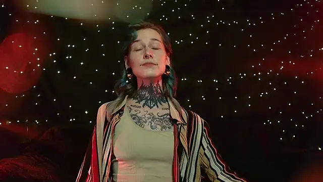 Snapshot of Littlespacemouse chatting on 11-23-25, 04:40 Littlespacemouse online show from 11-23-25, 04:40