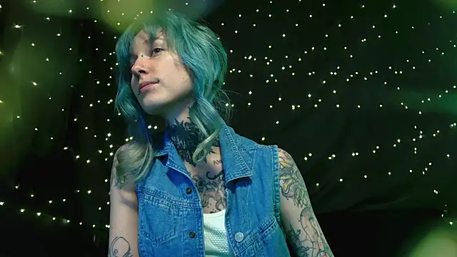 Snapshot of Littlespacemouse chatting on 12-01-25, 06:13 Littlespacemouse online show from 12-01-25, 06:13