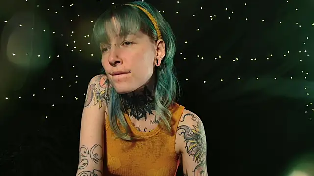 Snapshot of Littlespacemouse chatting on 12-04-25, 11:52 Littlespacemouse online show from 12-04-25, 11:52