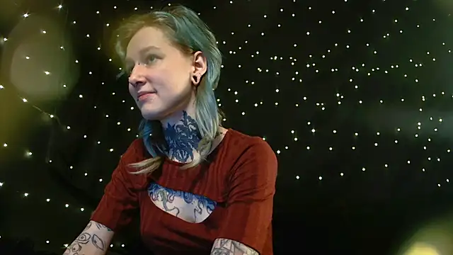 Snapshot of Littlespacemouse chatting on 12-16-25, 06:35 Littlespacemouse online show from 12-16-25, 06:35