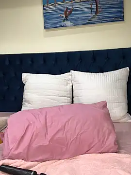 Snapshot of Nicole_Liam_ chatting on 09-13-25, 07:35 Nicole Liam online show from 09-13-25, 07:35